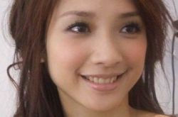 许玮伦43岁冥诞 旧爱李威连续14年悼念没缺席