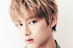 文俊辉深圳地铁高唱《痴心绝对》 街头成了演唱会