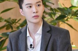 范丞丞拍戏来真的 高空急坠26次满脸充血爆青筋