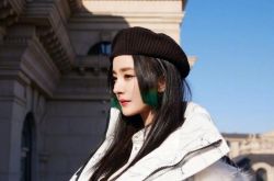 杨幂绿发最新造型曝光 突破性发型太美了