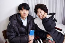 罗美兰亲生儿子曝光 黝黑厌世脸像柳俊烈