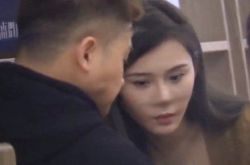 汪小菲爆同居新欢 长发女星进出大S昔日爱巢