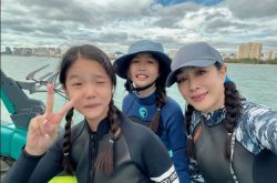 51岁钟丽缇湿身冲浪曼妙身材太棒了