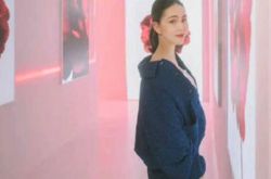 昆凌怀第三胎首现身 穿着宽松藏孕肚