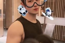 黄晓明离婚2周爆热恋《甄嬛》女星蒋欣 健身房背景泄密