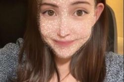 昆凌怀三宝近况曝光 素颜自拍撑爆上围