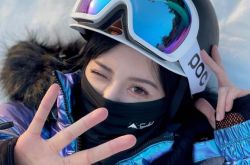 Yumi惊传又送医 左手一片红伤势照曝光