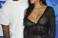 肯爷掰了新欢短命恋仅1月 放不下前妻金卡戴珊