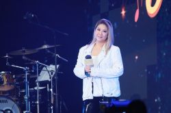 郑欣宜今年35岁了 继承梅艳芳6000万遗产