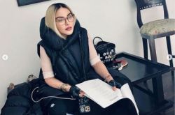 麦当娜回春过头 粉丝求P图住手看真的你