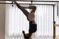 AOA酉奈退团后爆近况 当瑜伽老师