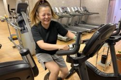 华原朋美4个月铲肉25KG 身体俩症状紧急就医