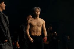 王嘉尔Coachella表演登热搜 