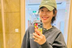 白百何小腹明显 不到半年爆怀第三胎