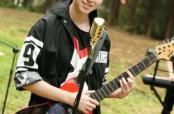 少年说王俊凯帅气亮相 TFBOYS新单曲首发献礼祖国 