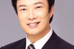 费玉清演唱《相思比梦长》 仿港台歌星均维妙维肖 