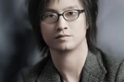 汪峰第一首成名曲《春天里》 男神为你倾情演唱 