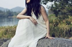 黄金一笑杨钰莹倾情演绎 甜歌皇后的成名金曲 