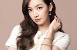 周觅宋茜爱上你同台演唱 歌曲旋律优美十分动听 