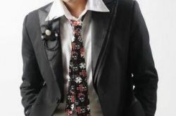 张华我会爱你一万年歌词欣赏 与许嵩同台竞技飙歌 