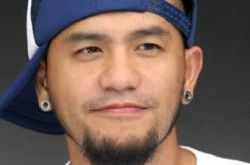 张震岳年轻时照片分享 深情演唱《我是海雅谷慕》走治愈系列 