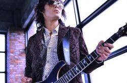 曾梦婕唐磊共谱网红歌曲《丁香花》 主唱被誉为民谣王子 