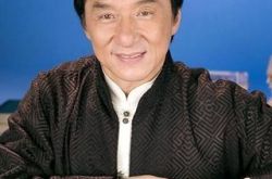 真心英雄歌词成龙深情演唱 把握生命里的每一分钟 