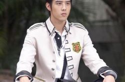 终极三国主题曲对手谁唱的？ 飞轮海师弟广州卖力宣传 