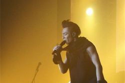 周柏豪的歌好难唱吗？ 演唱会现场人气爆棚 