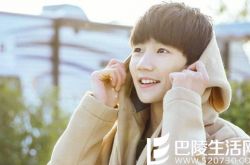 王源推出首支原创因为遇见你歌曲 温暖发声为爱进击 