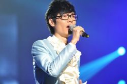 歌声传奇李行亮弯弯的月亮歌曲获好评 现场感恩偶像刘欢老师 