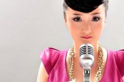 殇雪云菲菲歌曲很好听 心灵歌者震撼开嗓 