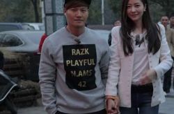 熊黛林金钟国节目里配合默契  十指紧扣相谈甚欢 