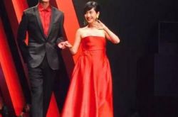 偶像来了朱茵走秀歌曲是什么 女神惊艳亮相T台泪洒现场 