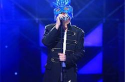 蒙面歌王莲花后会无期演唱 多位蒙面歌手渐露真容 
