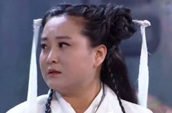 贾玲演小龙女图片  造型夸张自夸媲美李若彤 