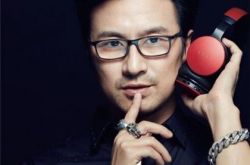 光明汪峰歌曲歌词鉴赏 如诗歌一般意境深远 