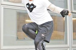 郭富城爱情歌词真挚 天王为演唱会多重挑战 