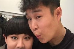 《喜剧人》小沈阳小品海盗扮相夺冠 撒娇求吻媳妇沈春阳 