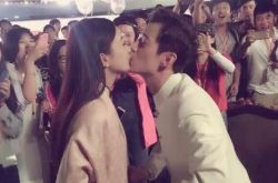 揭秘何炅是否喜欢赵丽颖 接吻事件显何老师高情商 