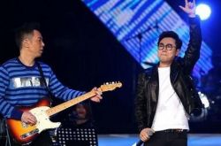 聆听挑战者联盟大鹏唱的歌 深情演唱海阔天空 