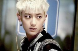 黄子韬alone歌词 新歌唱出辛酸历程 