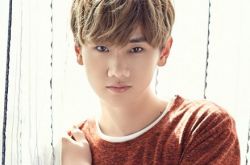 汪苏泷演唱会现场首唱新作《那一年》 首秀魔术大受欢迎 