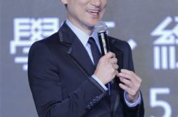 汤宝如张学友相思风雨中歌曲合唱默契 后者称前者是白马王子 