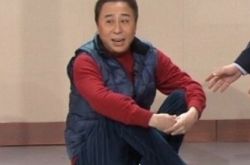 小品冯巩春晚《小棉袄》 “芯”不变笑依然 