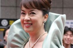 翁倩玉歌曲《爱的奉献》走红   昔日玉女初恋竟是秦沛 