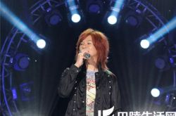 杨培安我相信歌词欣赏  “铁肺歌王”用音乐对抗抑郁 