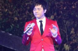 郑源伤心日记歌曲赏析 沙哑嗓音唱尽人生百味 