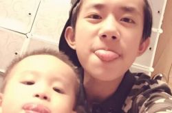 曝易烊千玺宝贝歌词 秒变“弟弟控”合照晒不断 