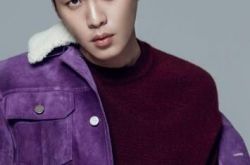 聆听新雪豹坚强岁月歌曲坚强的人 张若昀峦树倾情演唱 